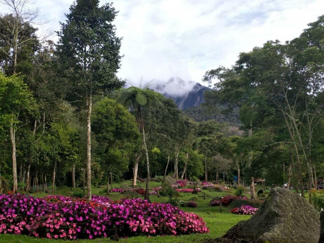 Hotel Spring Garden Kampong Kundassan Esterno foto